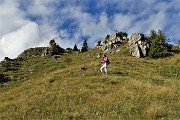 37 Ripido strappo finale per salire alla croce del Monte Castello